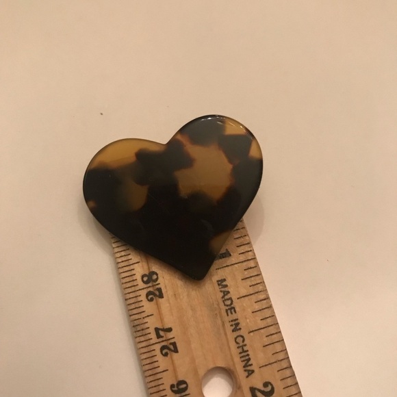 7 tortoise shell colored Heart buttons - Picture 3 of 5